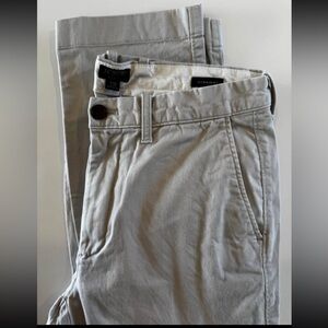 Jcrew Straight-fit flex chino pant 30x30 in stone color